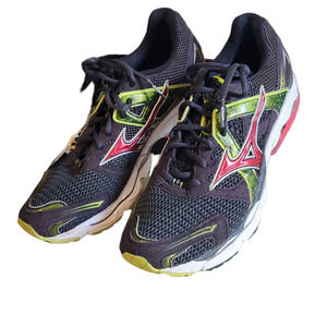 Mizuno Wave Enigma running shoe